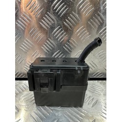 Блок реле под правым крылом в Nissan Rogue, X-Trail, Ниссан Рог 24382-4BA0C