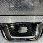 Решетка радиатора под круглый значет  Nissan Rogue Ниссан Рог, X-Trail 623109TG0B
