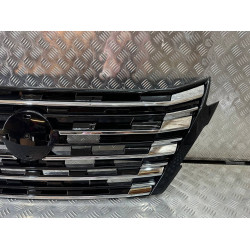 Решітка радіатора Nissan Rogue T33 24+ 623106RZ1A