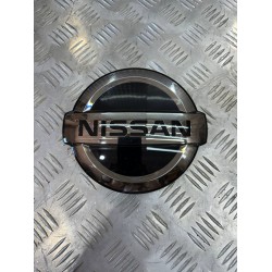 Емблема решітки радіатора Nissan Rogue Нісан Рог 2021 Т33 2.5 628906RS0A