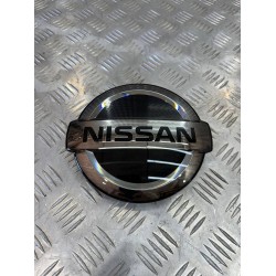 Емблема решітки радіатора Nissan Rogue Нісан Рог 2021 Т33 2.5 628906RS0A